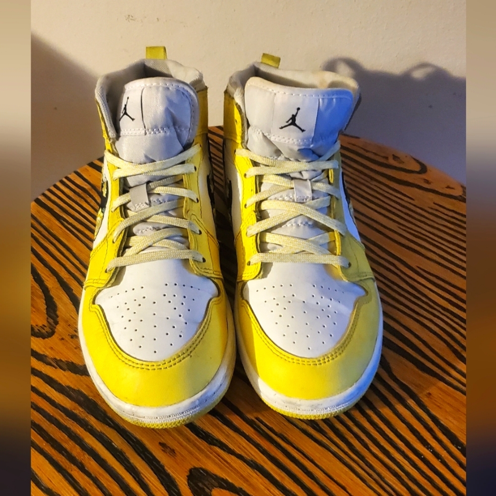 AIR JORDAN KIDS' 1 MID SE PS  ROSE PATCH SHOES